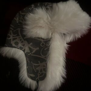 White & grey fluffy hat